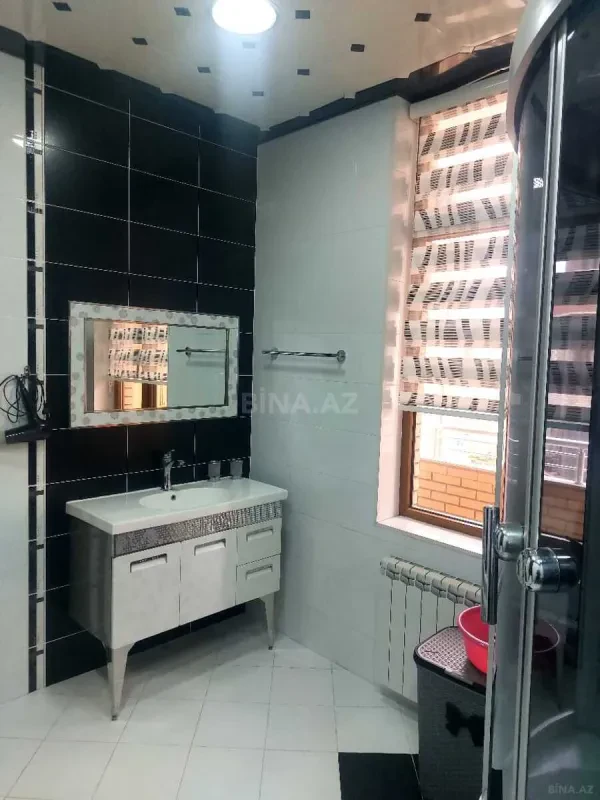 Satılır 3 otaqlı mənzil 178 m²