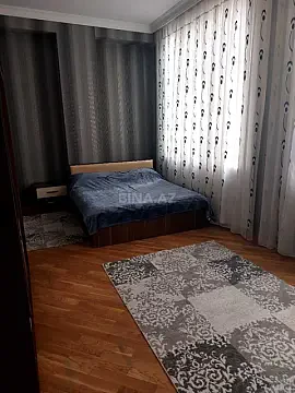 Satılır 3 otaqlı mənzil 178 m²