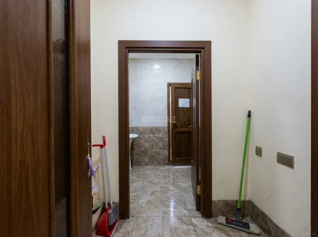 Kirayə verilir 20 otaqlı ofis 630 m²