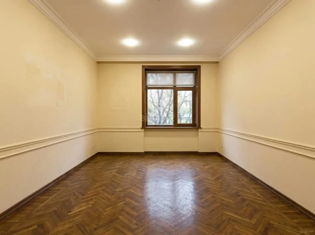 Kirayə verilir 20 otaqlı ofis 630 m²