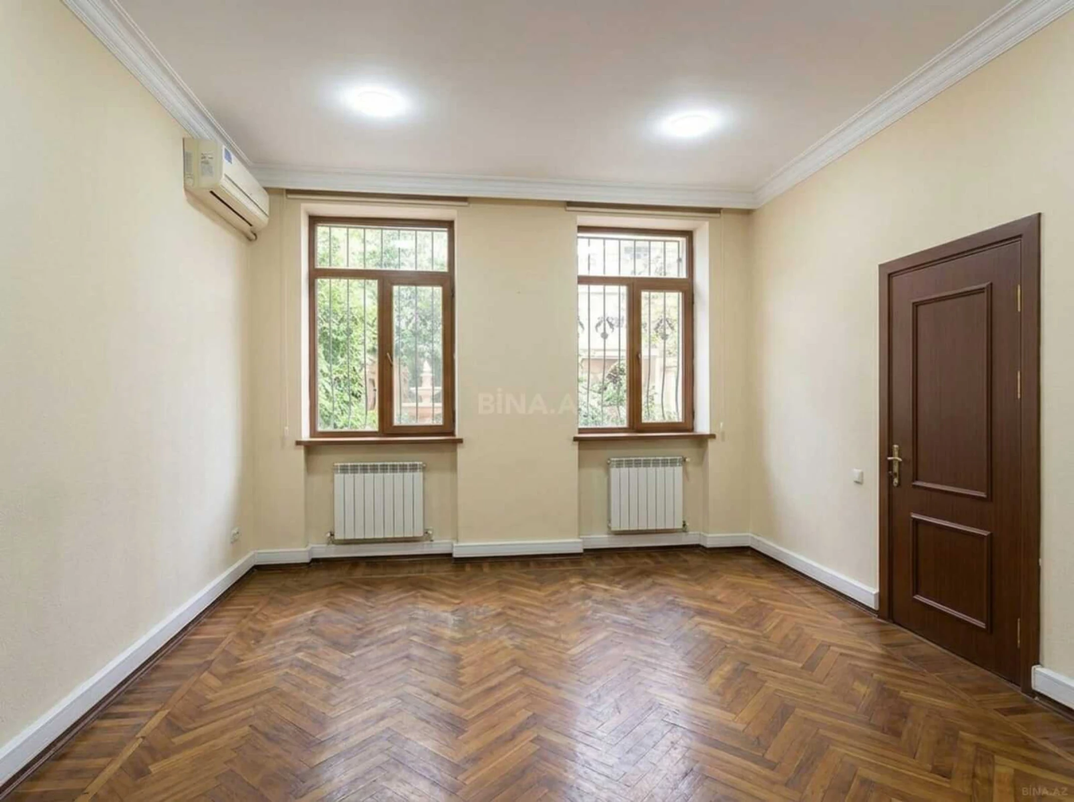 Kirayə verilir 20 otaqlı ofis 630 m²