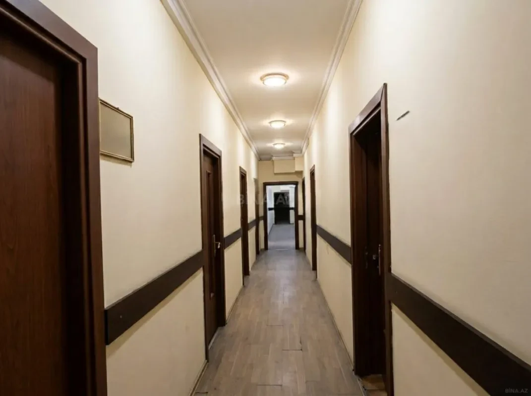 Kirayə verilir 20 otaqlı ofis 630 m²