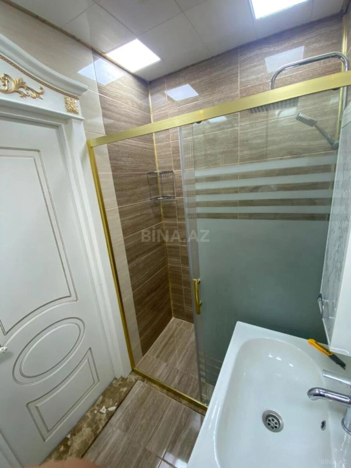 Satılır 2 otaqlı mənzil 61 m²