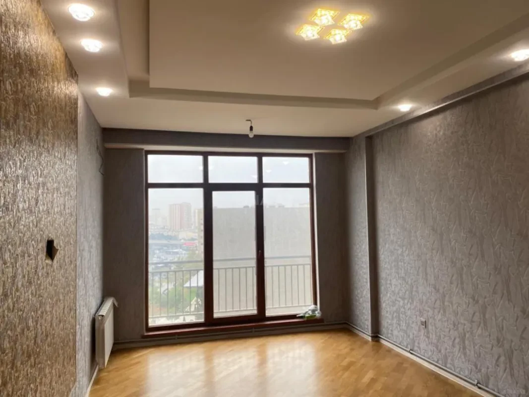 Satılır 2 otaqlı mənzil 61 m²