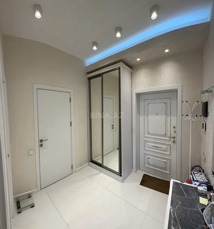 Satılır 2 otaqlı mənzil 68 m²