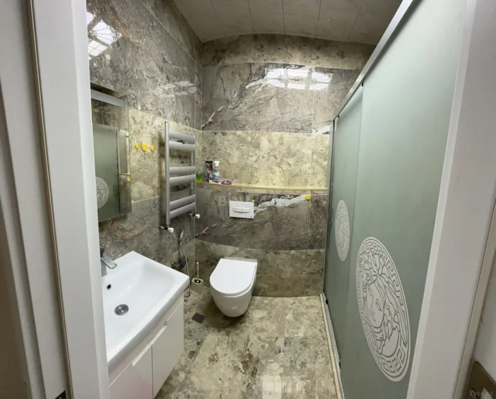 Satılır 2 otaqlı mənzil 68 m²