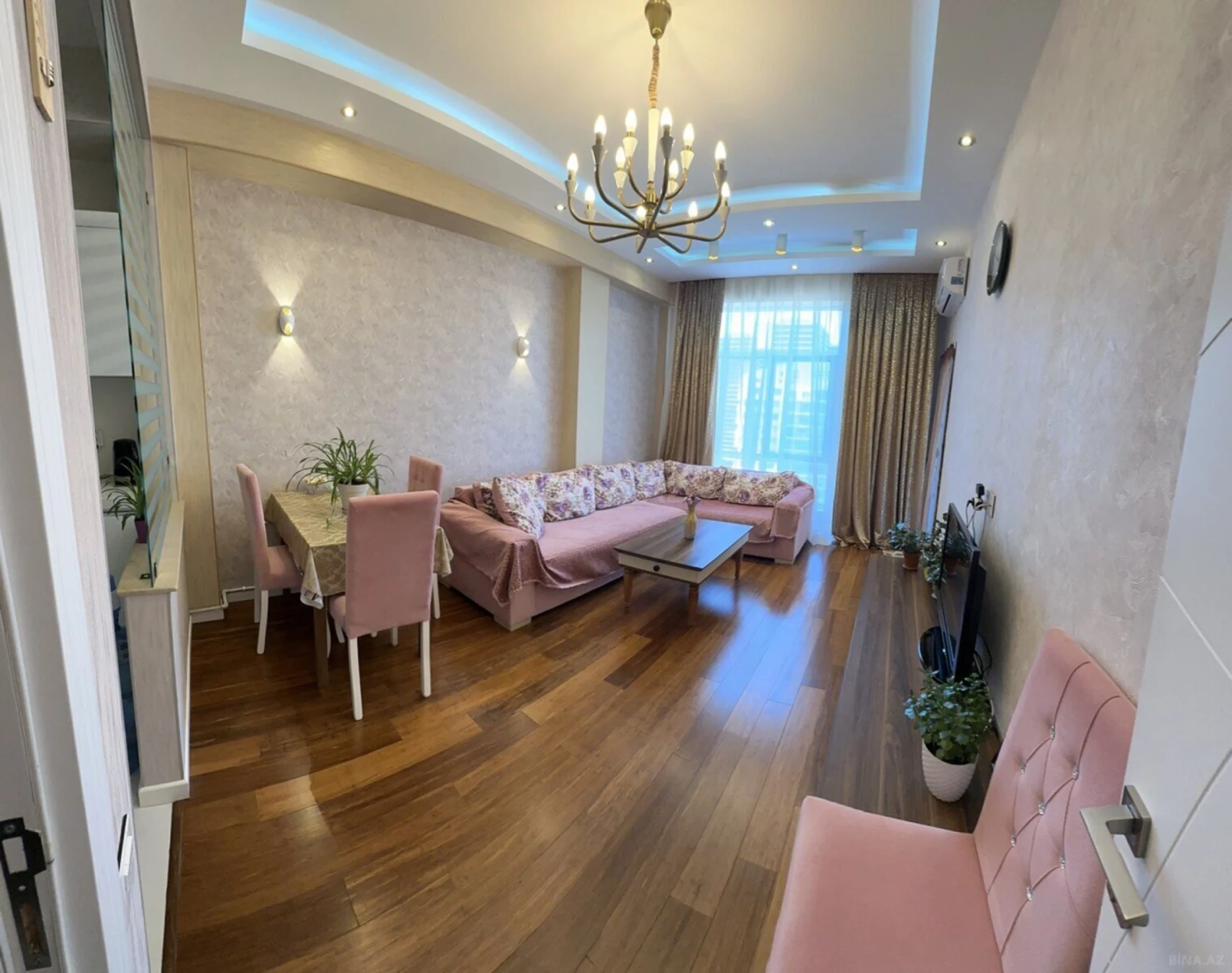 Satılır 2 otaqlı mənzil 68 m²
