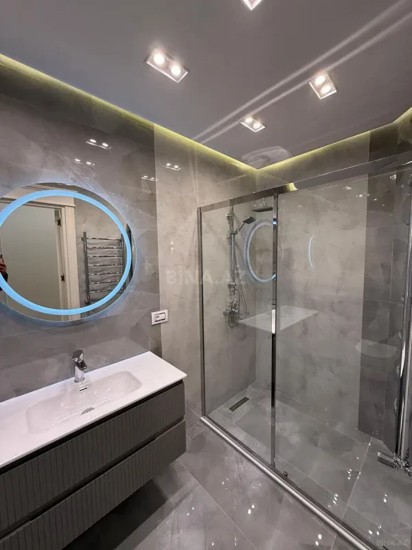 Satılır 4 otaqlı mənzil 179 m²