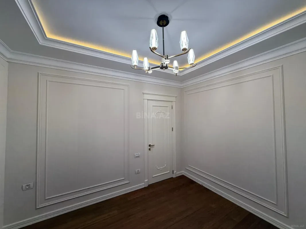 Satılır 4 otaqlı mənzil 179 m²