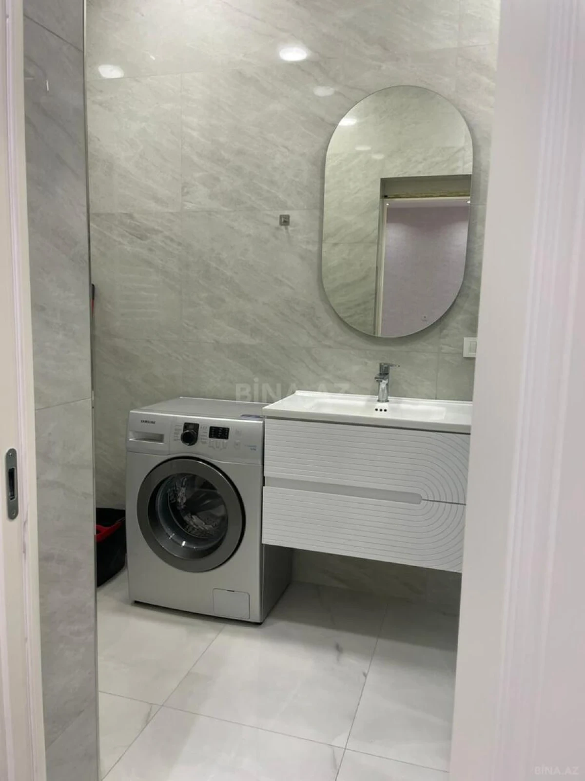 Kirayə verilir 2 otaqlı mənzil 67 m²