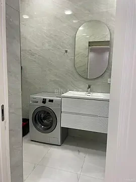 Kirayə verilir 2 otaqlı mənzil 67 m²