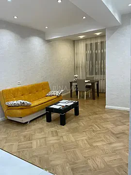 Kirayə verilir 2 otaqlı mənzil 67 m²