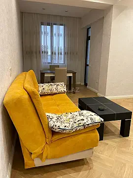 Kirayə verilir 2 otaqlı mənzil 67 m²