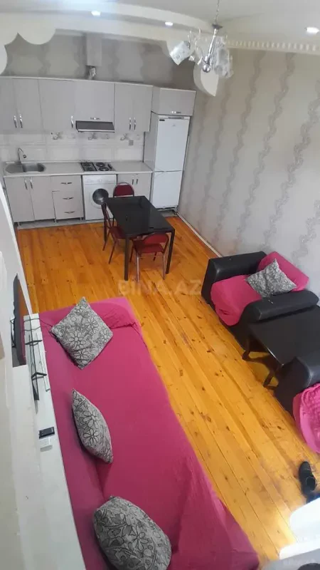 Kirayə verilir 2 otaqlı mənzil 55 m²