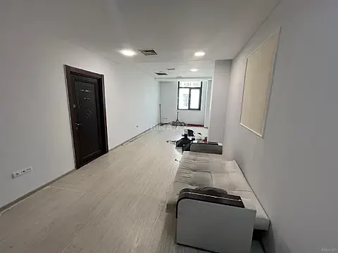 Kirayə verilir 6 otaqlı ofis 230 m²