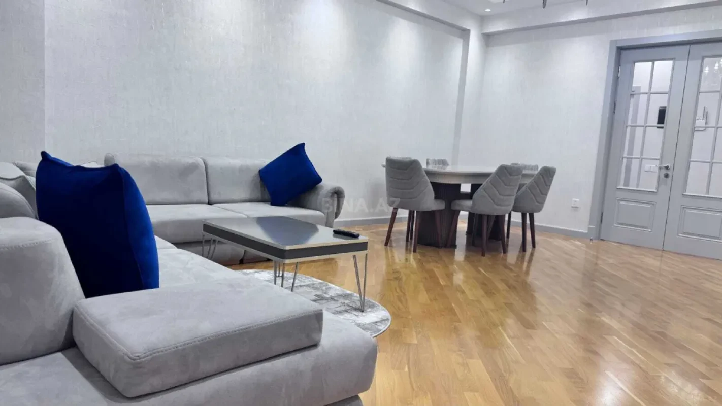 Kirayə verilir 3 otaqlı mənzil 120 m²