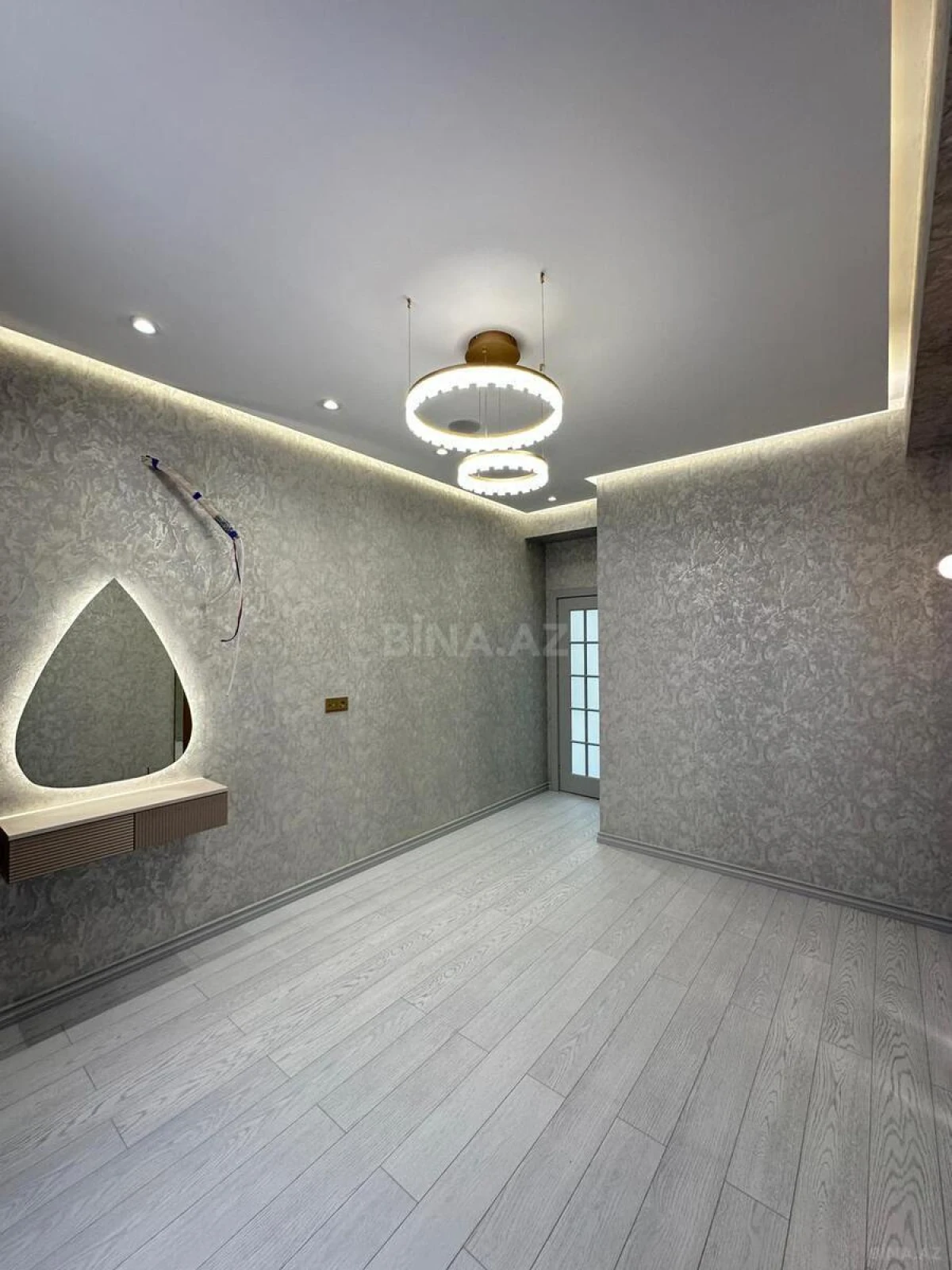Satılır 2 otaqlı mənzil 55 m²