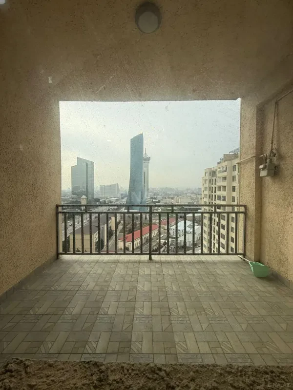 Kirayə verilir 3 otaqlı mənzil 172 m²