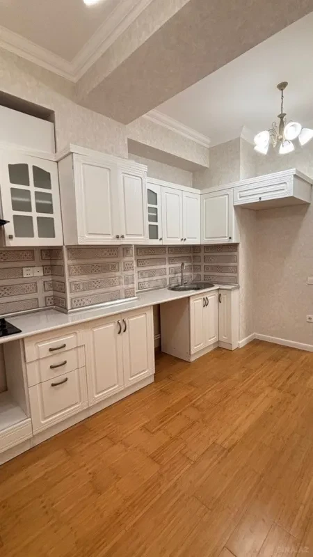 Satılır 2 otaqlı mənzil 75 m²