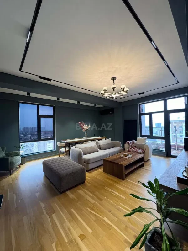 Satılır 3 otaqlı mənzil 132 m²