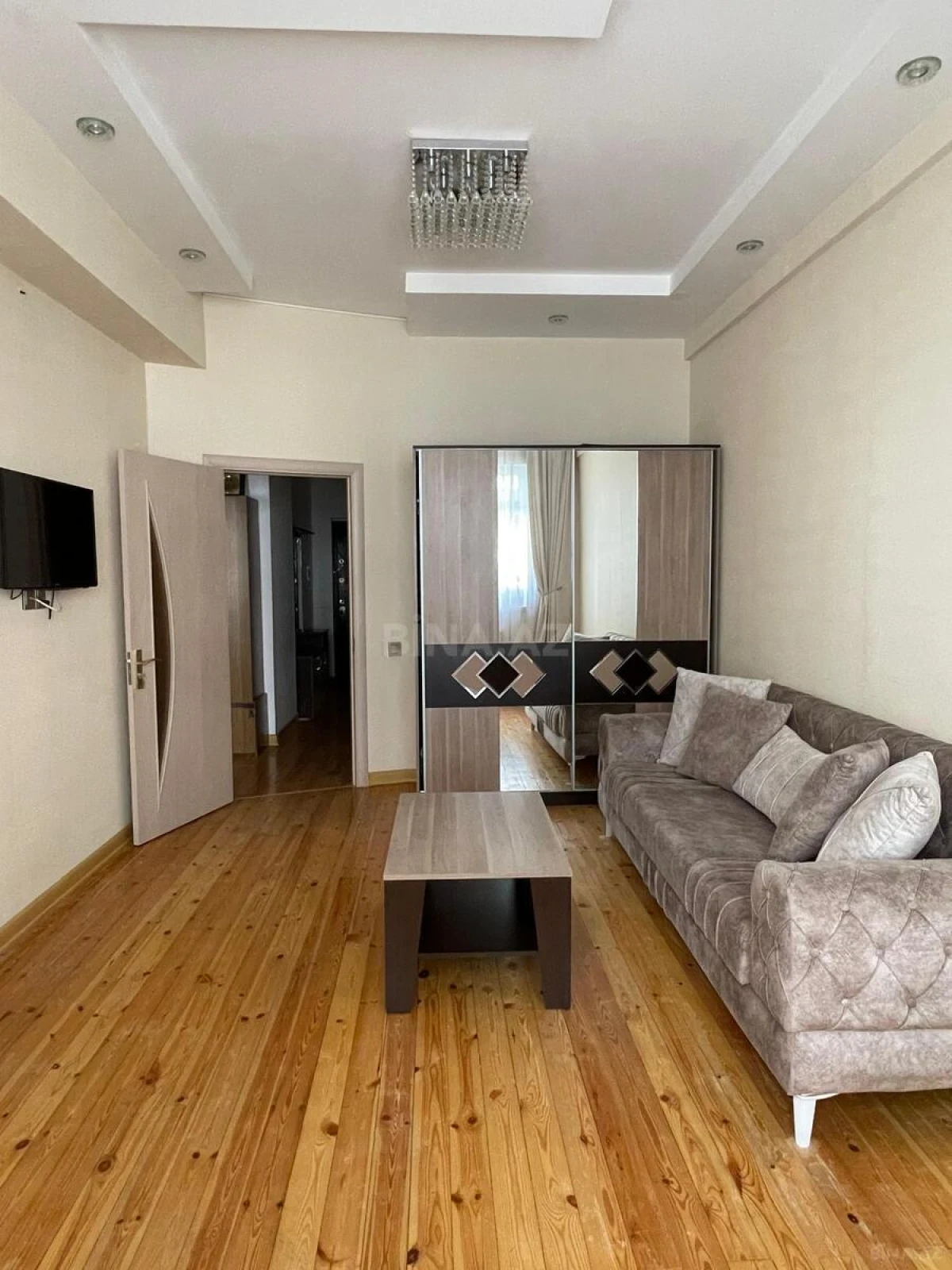Kirayə verilir 2 otaqlı mənzil 65 m²