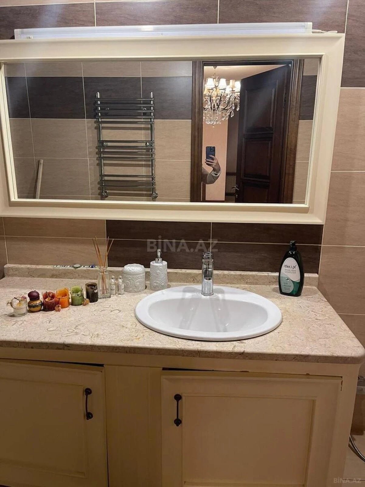 Kirayə verilir 4 otaqlı mənzil 150 m²