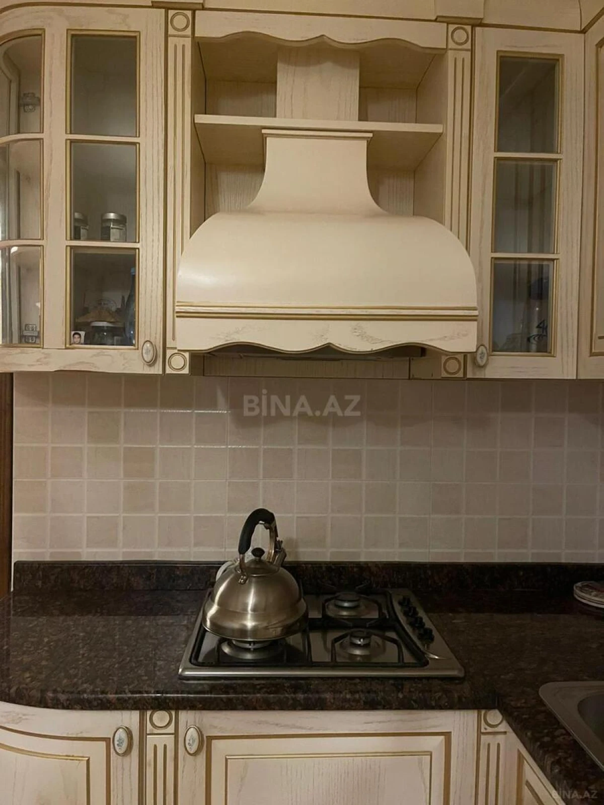 Kirayə verilir 4 otaqlı mənzil 150 m²