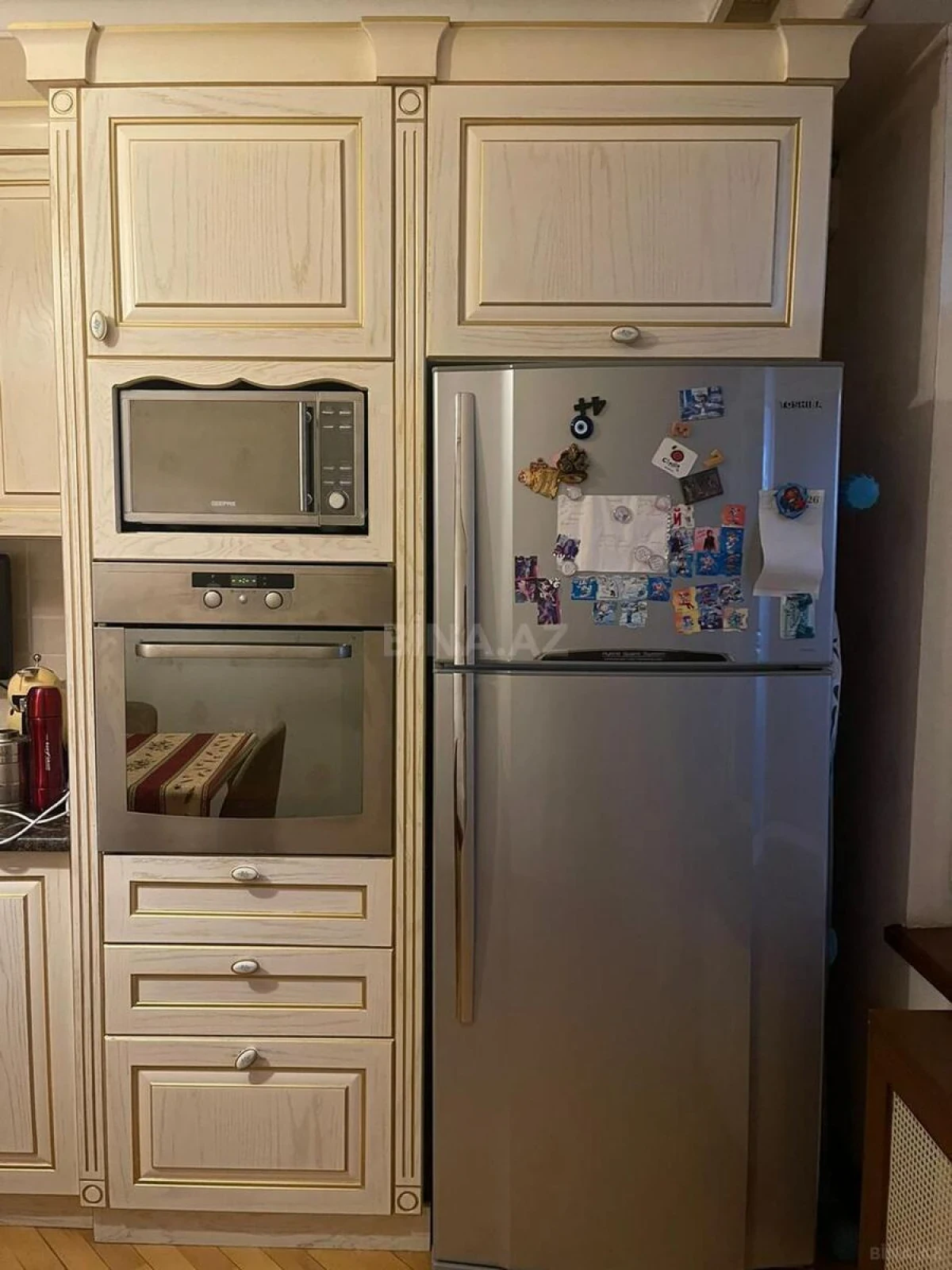 Kirayə verilir 4 otaqlı mənzil 150 m²