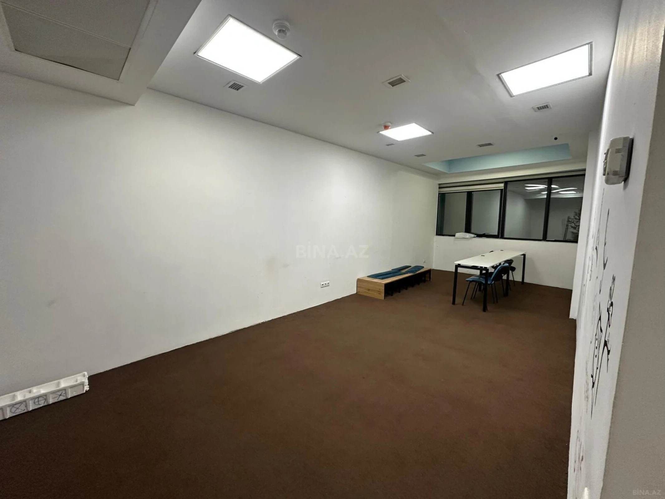 Kirayə verilir 8 otaqlı ofis 250 m²