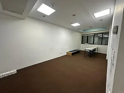 Kirayə verilir 8 otaqlı ofis 250 m²