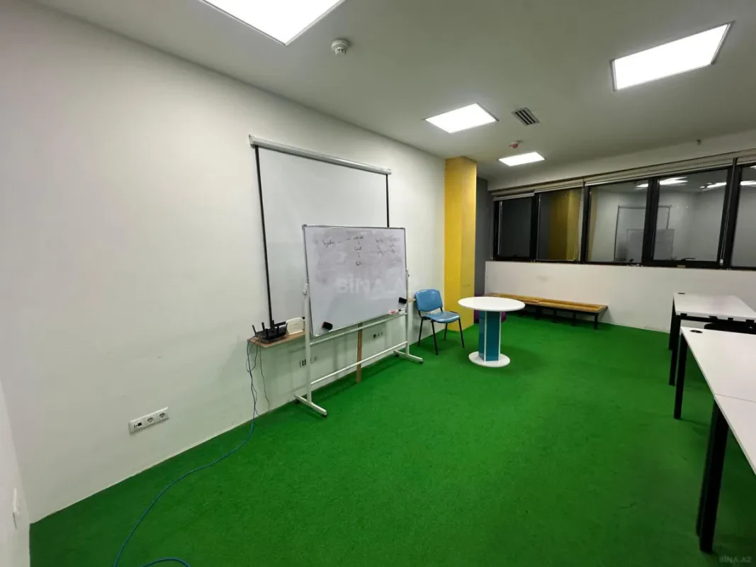 Kirayə verilir 8 otaqlı ofis 250 m²