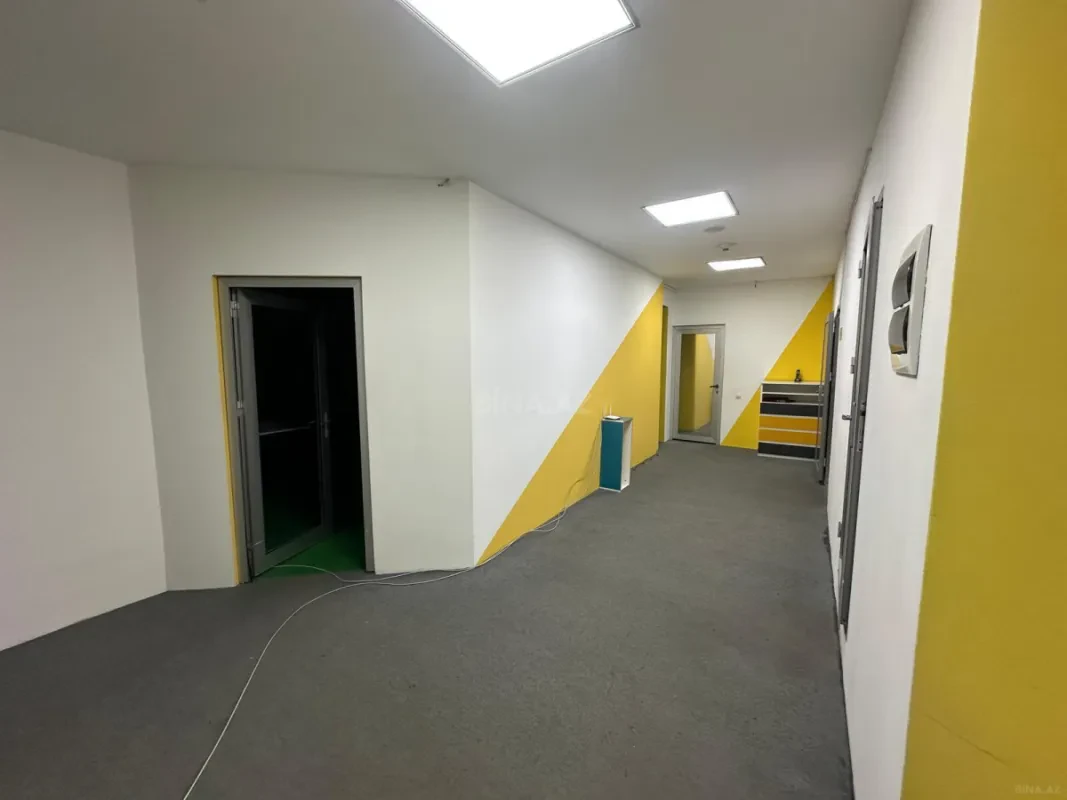 Kirayə verilir 8 otaqlı ofis 250 m²
