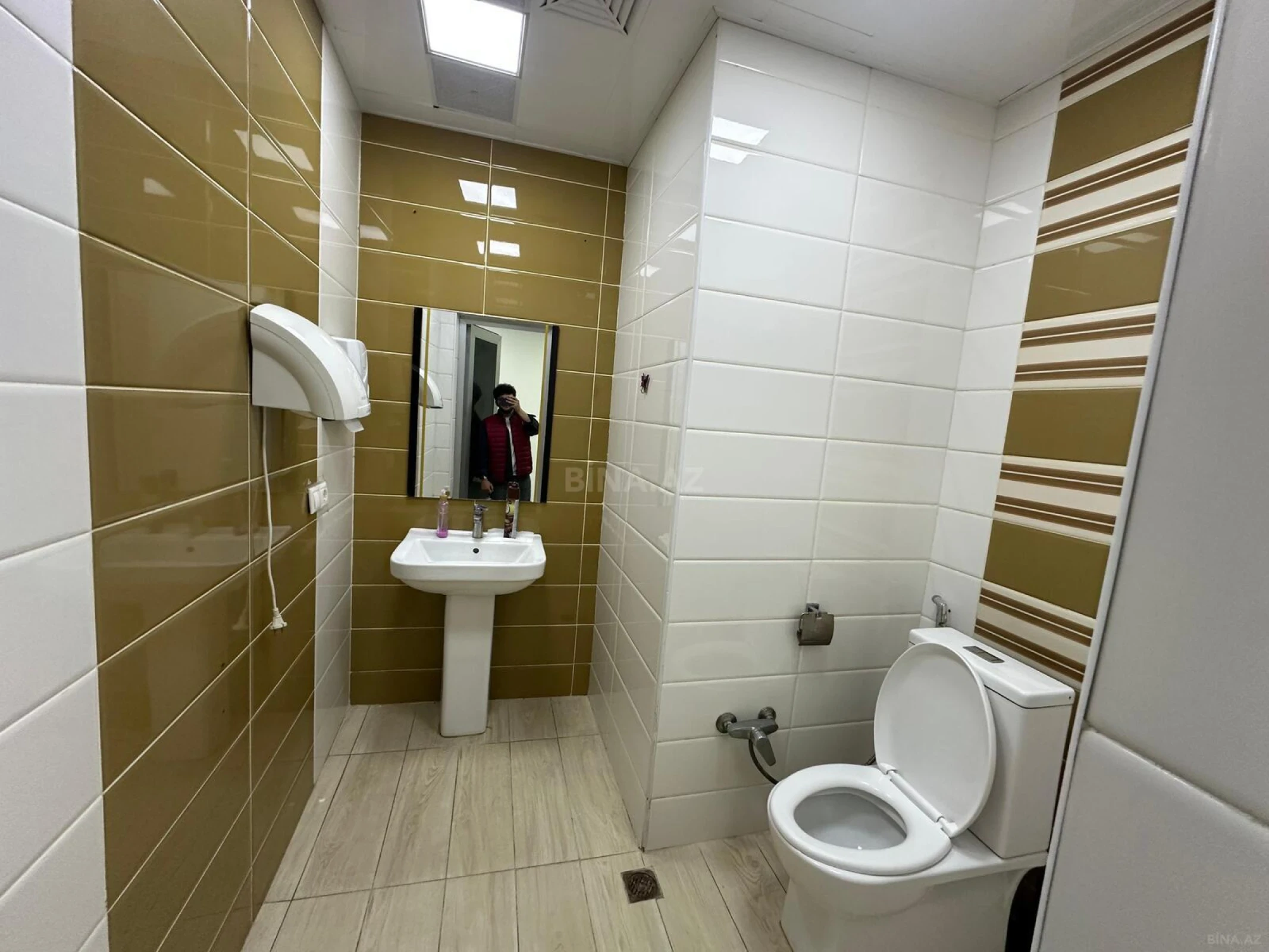 Kirayə verilir 8 otaqlı ofis 250 m²