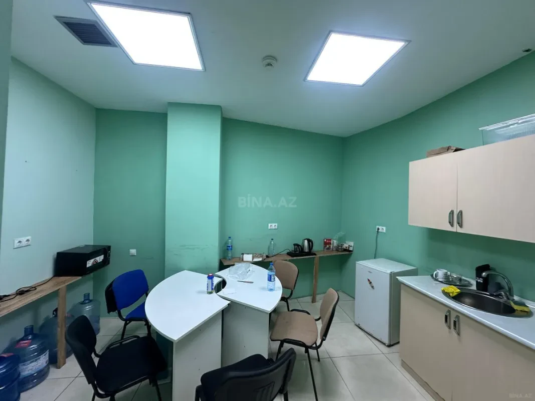 Kirayə verilir 8 otaqlı ofis 250 m²