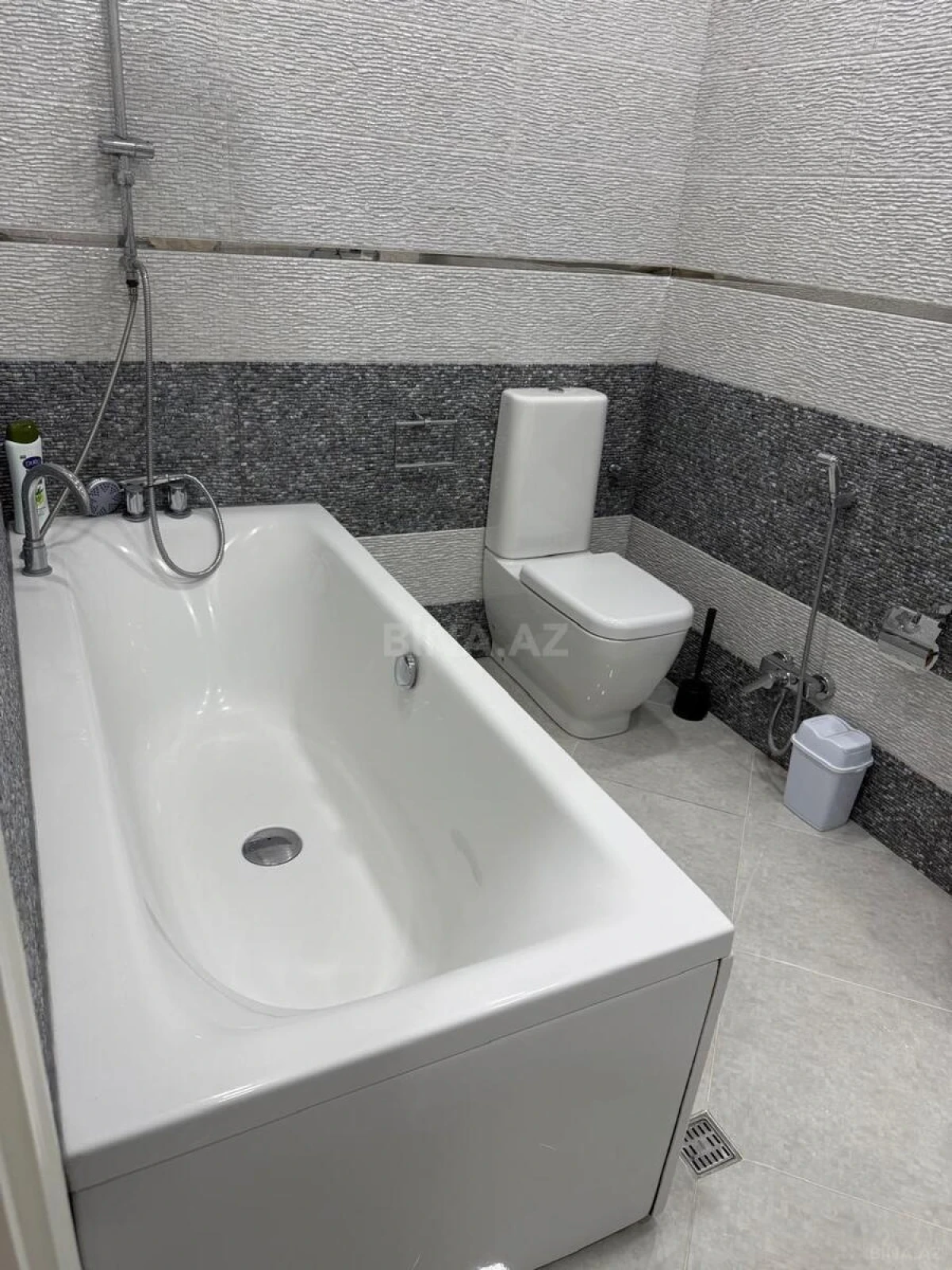 Kirayə verilir 2 otaqlı mənzil 95 m²