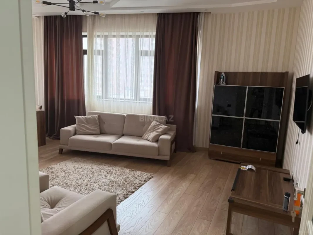 Kirayə verilir 2 otaqlı mənzil 95 m²
