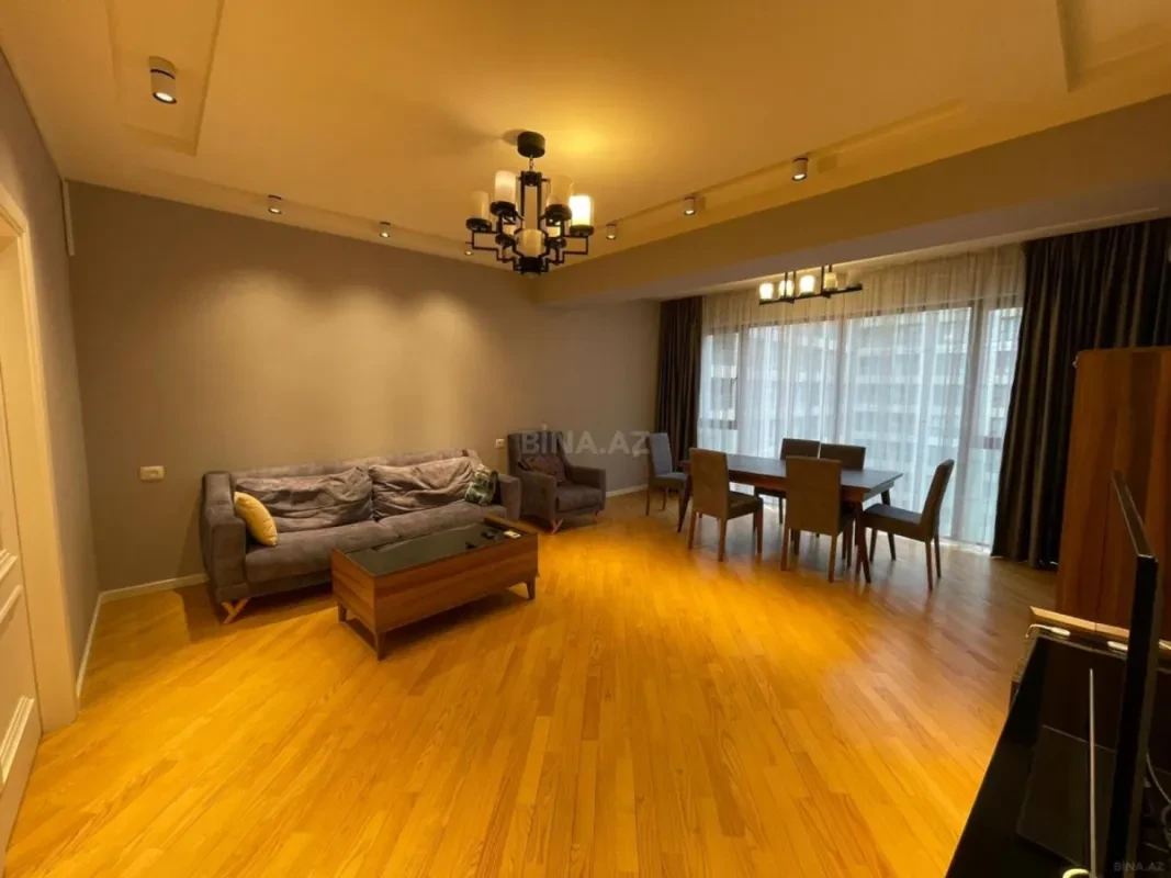 Kirayə verilir 2 otaqlı mənzil 90 m²