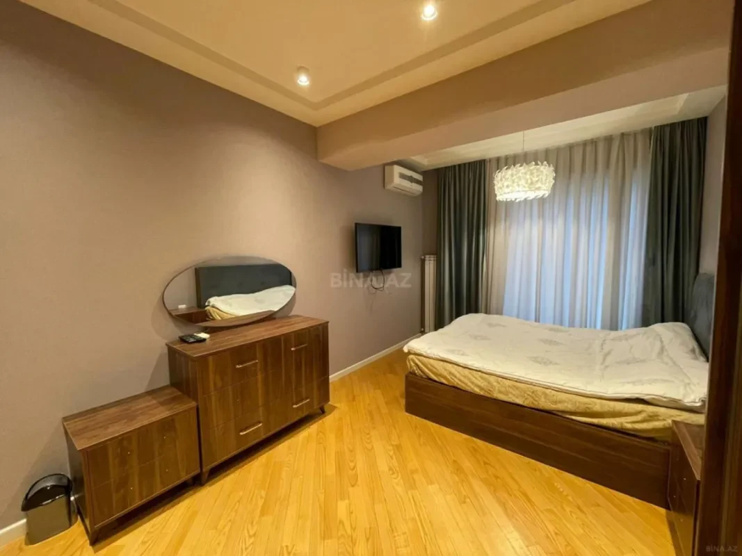 Kirayə verilir 2 otaqlı mənzil 90 m²