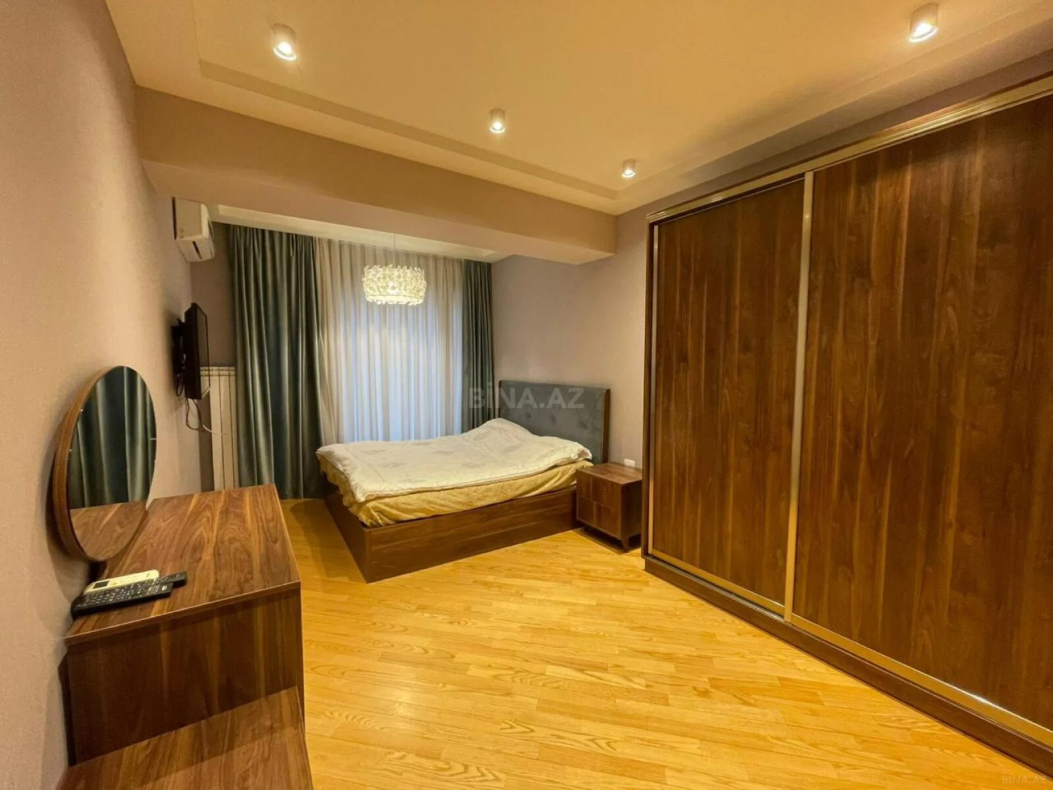 Kirayə verilir 2 otaqlı mənzil 90 m²