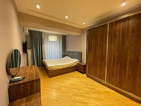 Kirayə verilir 2 otaqlı mənzil 90 m²
