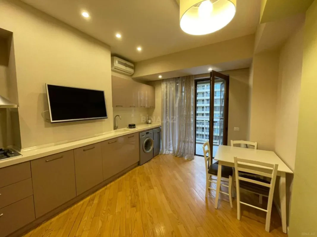 Kirayə verilir 2 otaqlı mənzil 90 m²
