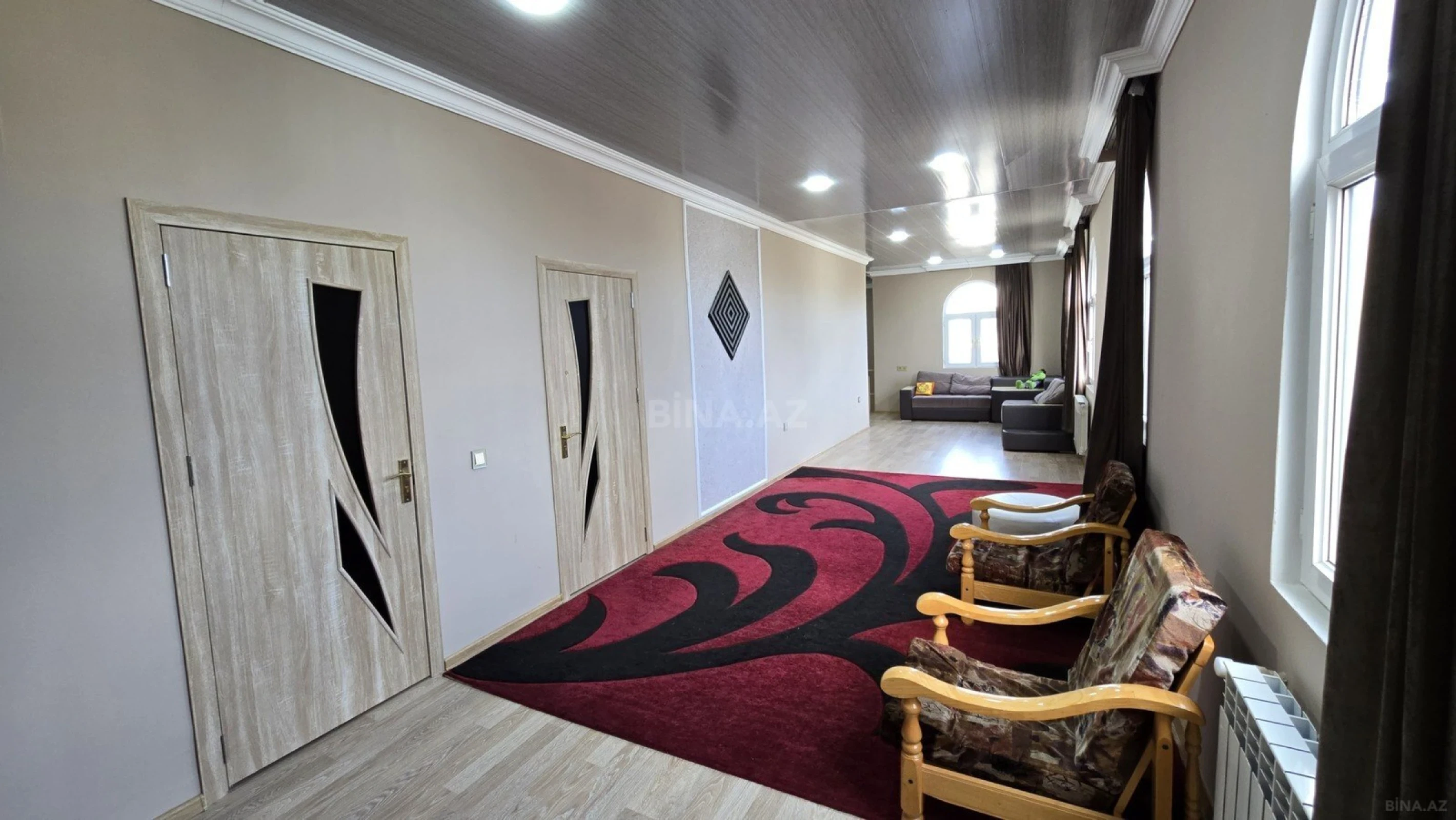 Satılır 5 otaqlı həyət evi 250 m²