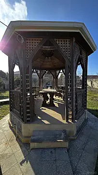 Satılır 5 otaqlı həyət evi 250 m²