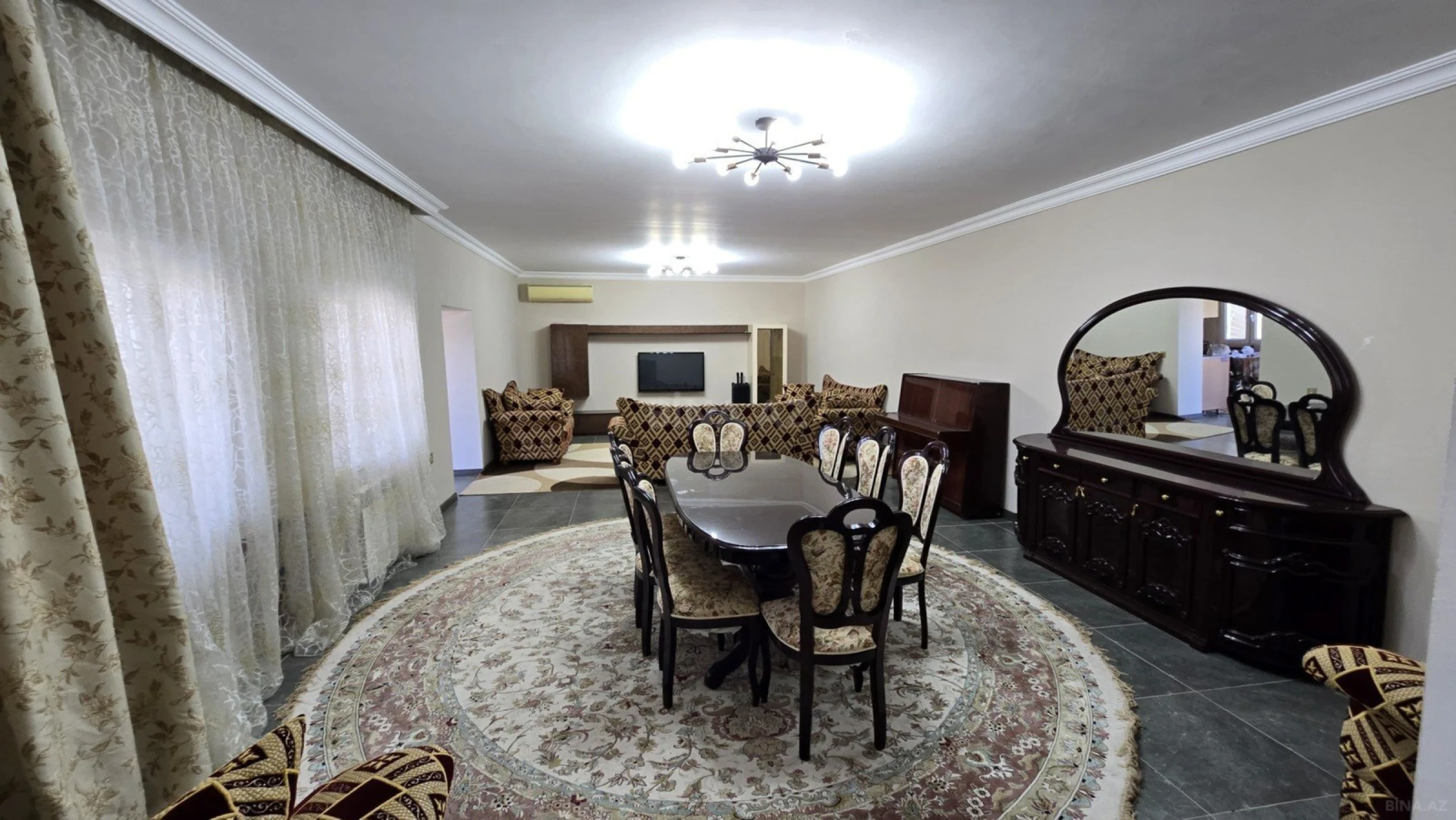 Satılır 5 otaqlı həyət evi 250 m²