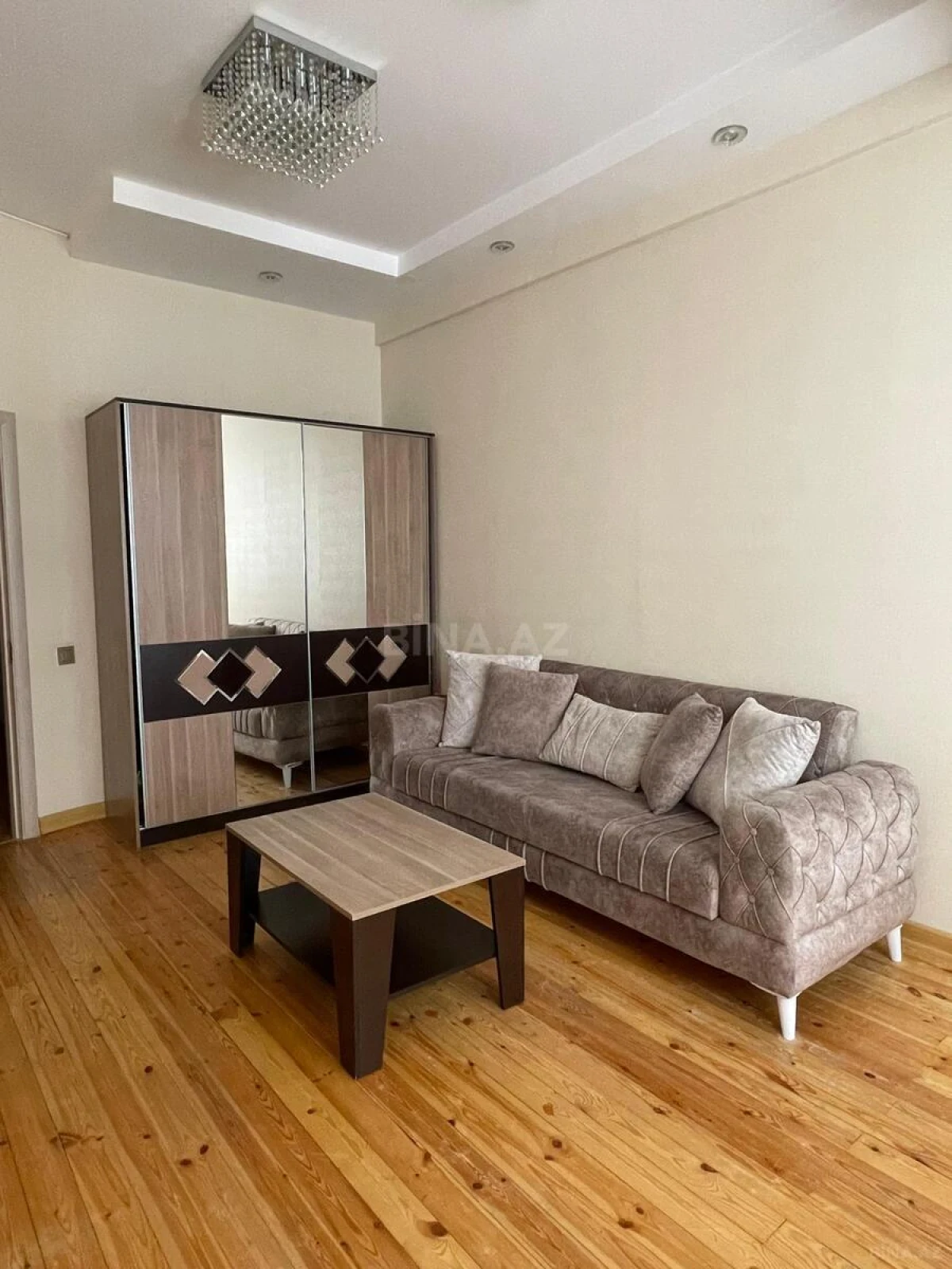 Kirayə verilir 2 otaqlı mənzil 55 m²