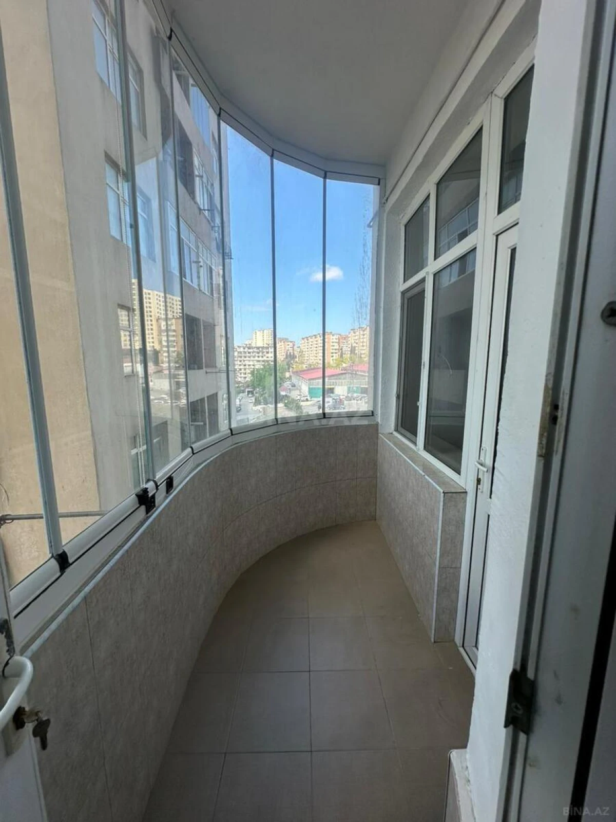 Kirayə verilir 3 otaqlı mənzil 110 m²