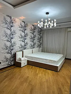 Satılır 5 otaqlı mənzil 235 m²