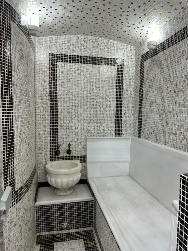 Satılır 5 otaqlı mənzil 235 m²