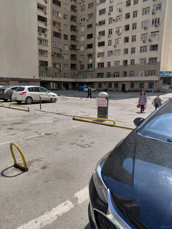 Satılır 5 otaqlı mənzil 235 m²