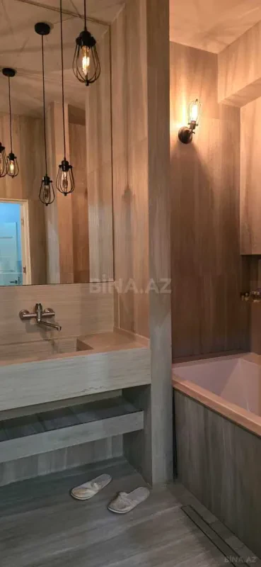 Kirayə verilir 3 otaqlı mənzil 150 m²